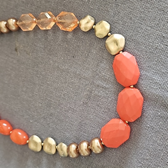 Jones NY corals & golds statement necklace super pretty! Adjustable length - Picture 2 of 7
